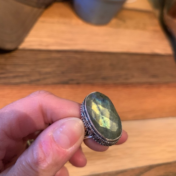 Gorgeous labradorite ring - Picture 3 of 7